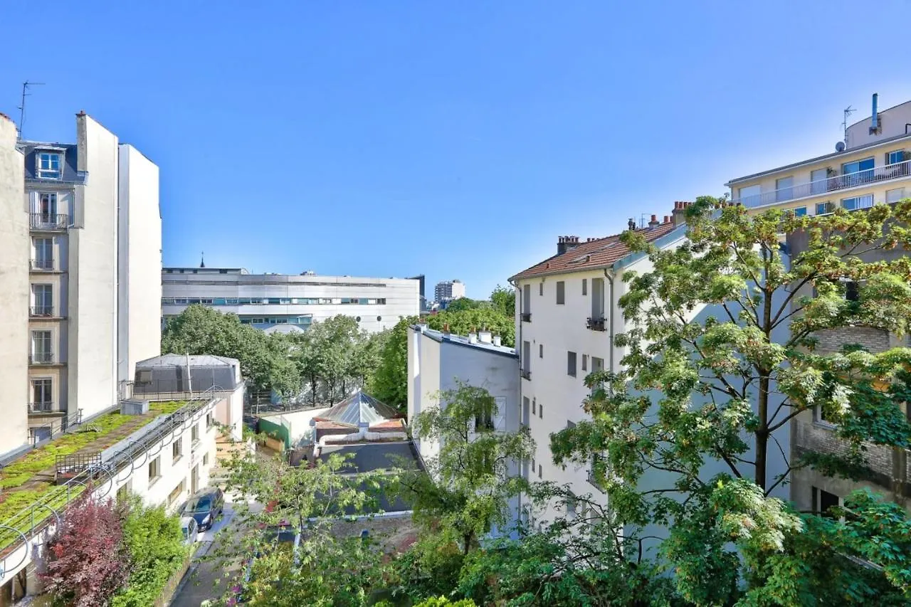 Cozy 2-Person Apartment In Pere Lachaise Paris